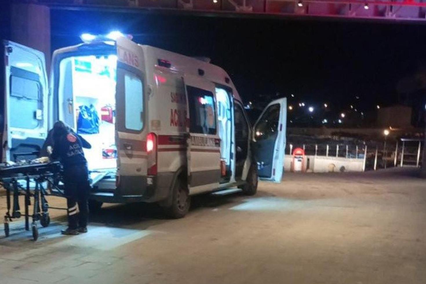 Tartıştığı kocasının boğazına bıçak sapladı