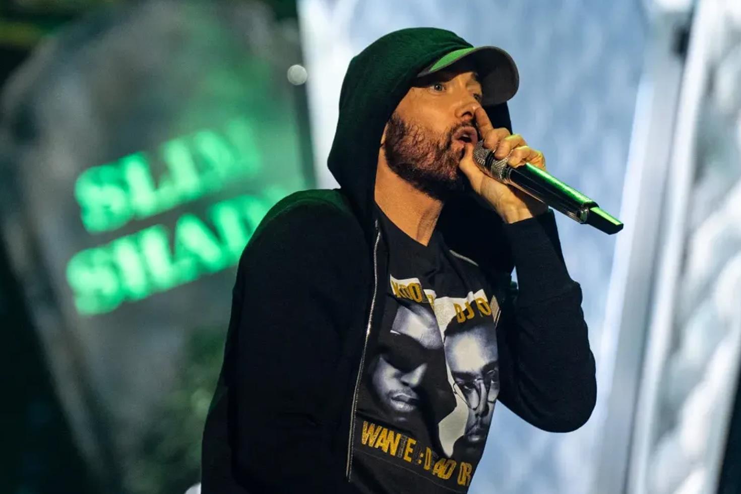 Bir dönemin efsane ismi Eminem dede oldu