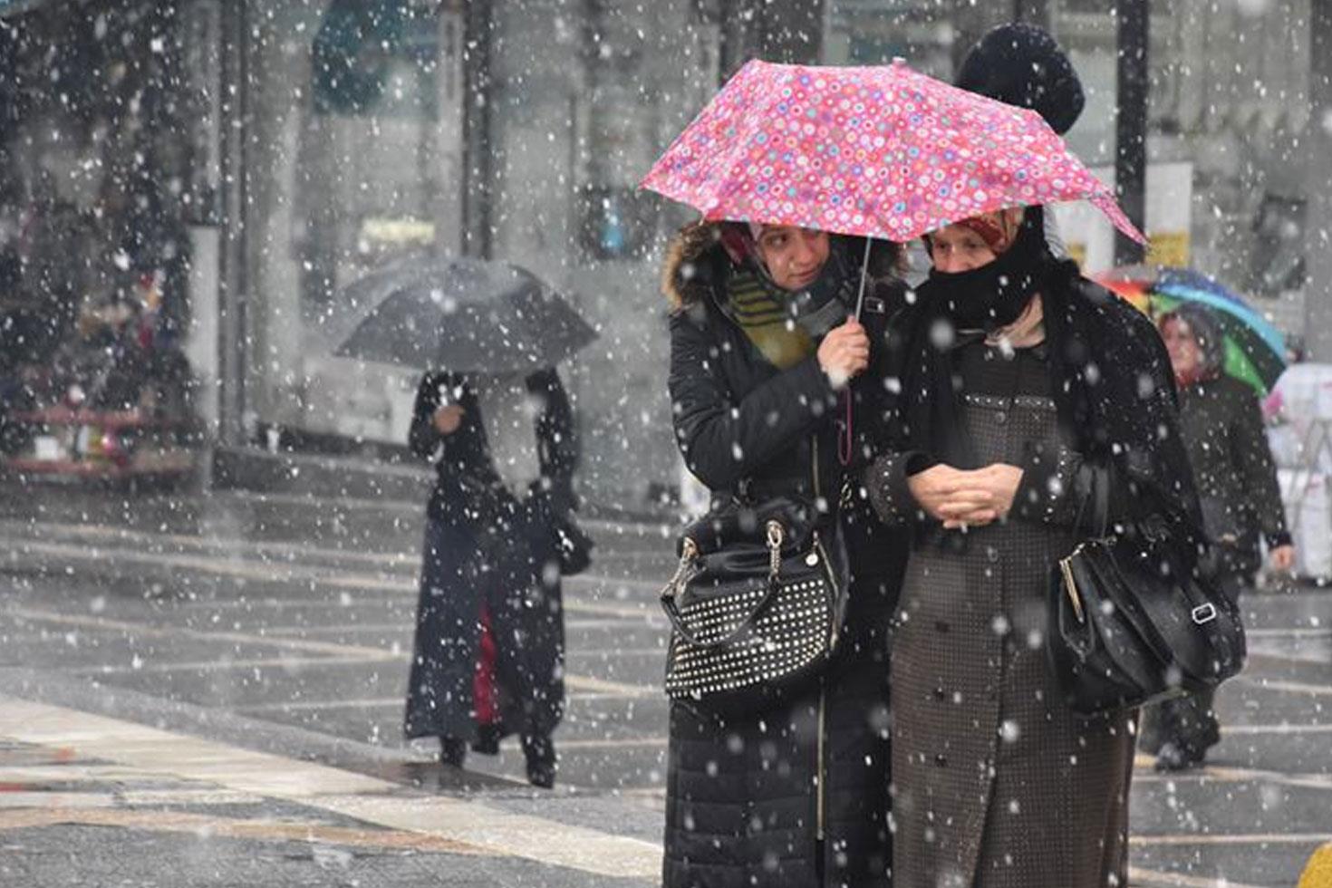 Meteoroloji'den peş peşe uyarılar! Kar geri geliyor