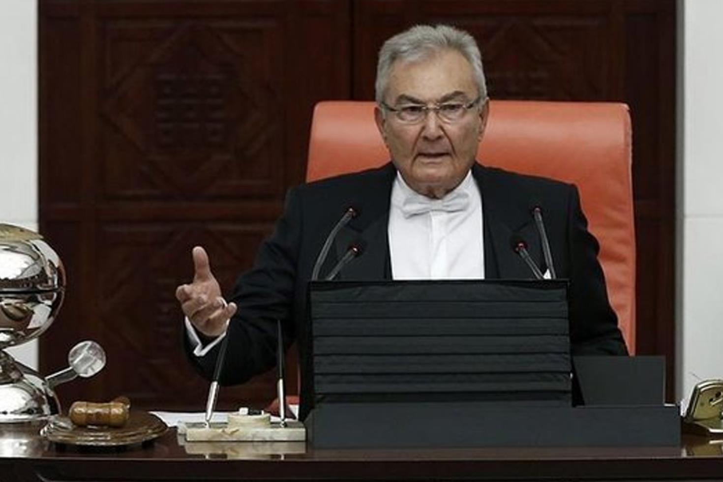 CHP kurultayında Deniz Baykal krizi
