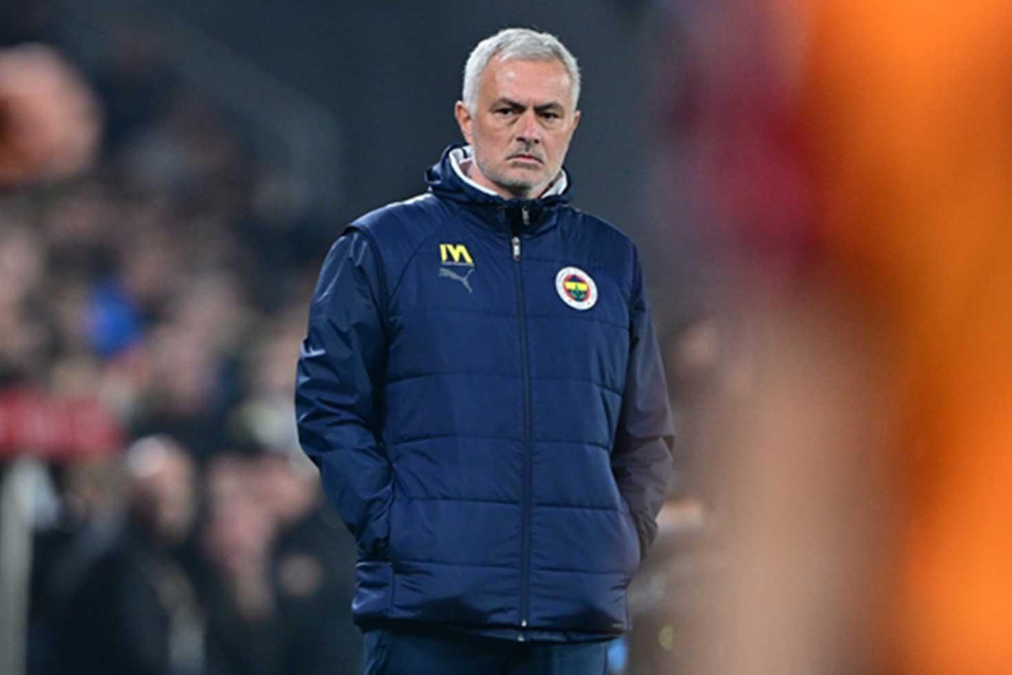 Jose Mourinho, Okan Buruk'un burnunu sıktığı Galatasaray derbisi sonrası ilk kez konuştu