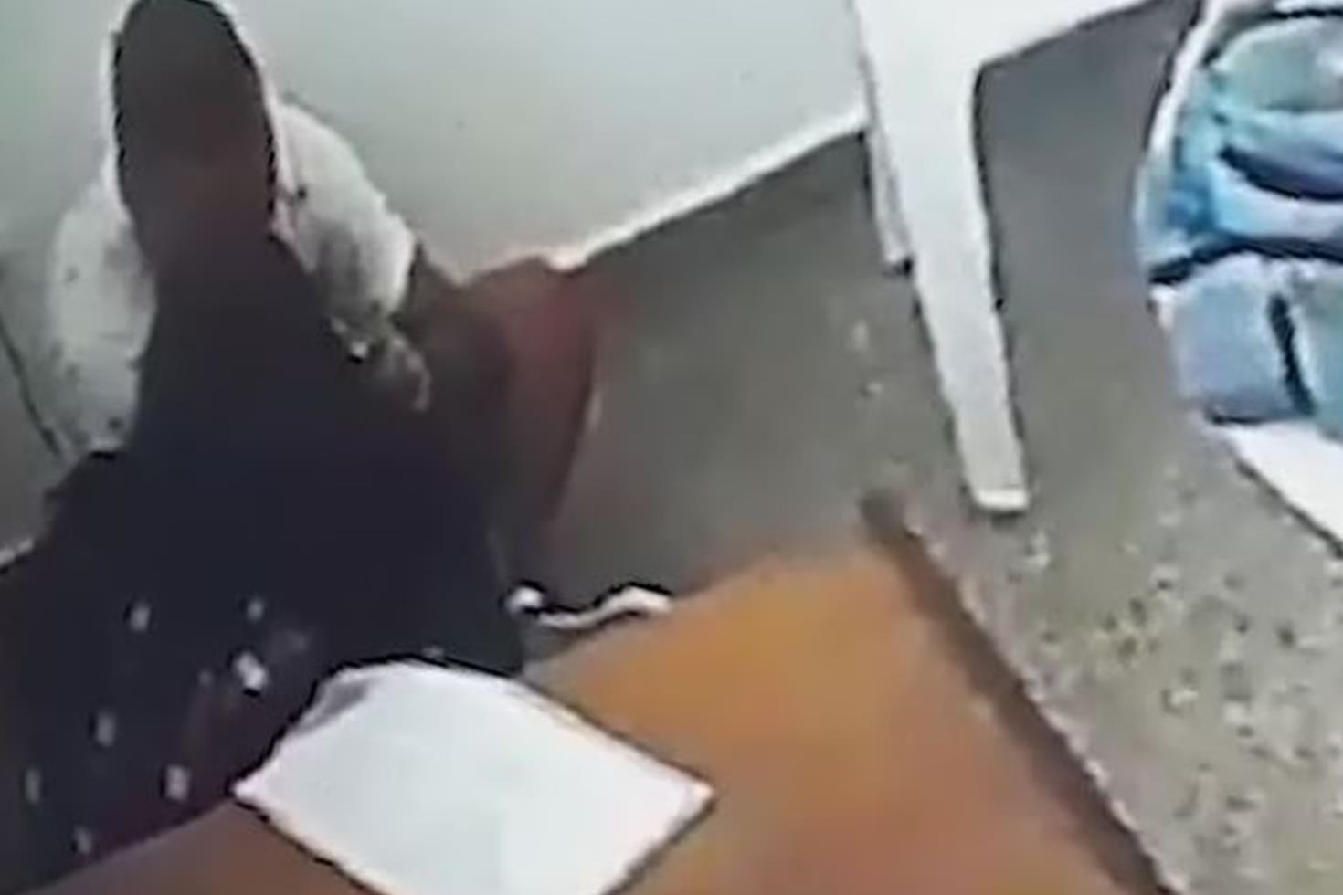 Kadın hakim, müebbet hapse mahkum ettiği polis katiliyle öpüşürken yakalandı