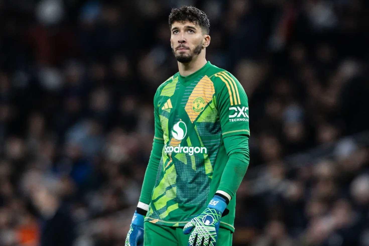 Manchester United'dan Altay Bayındır'ı yıkan hamle