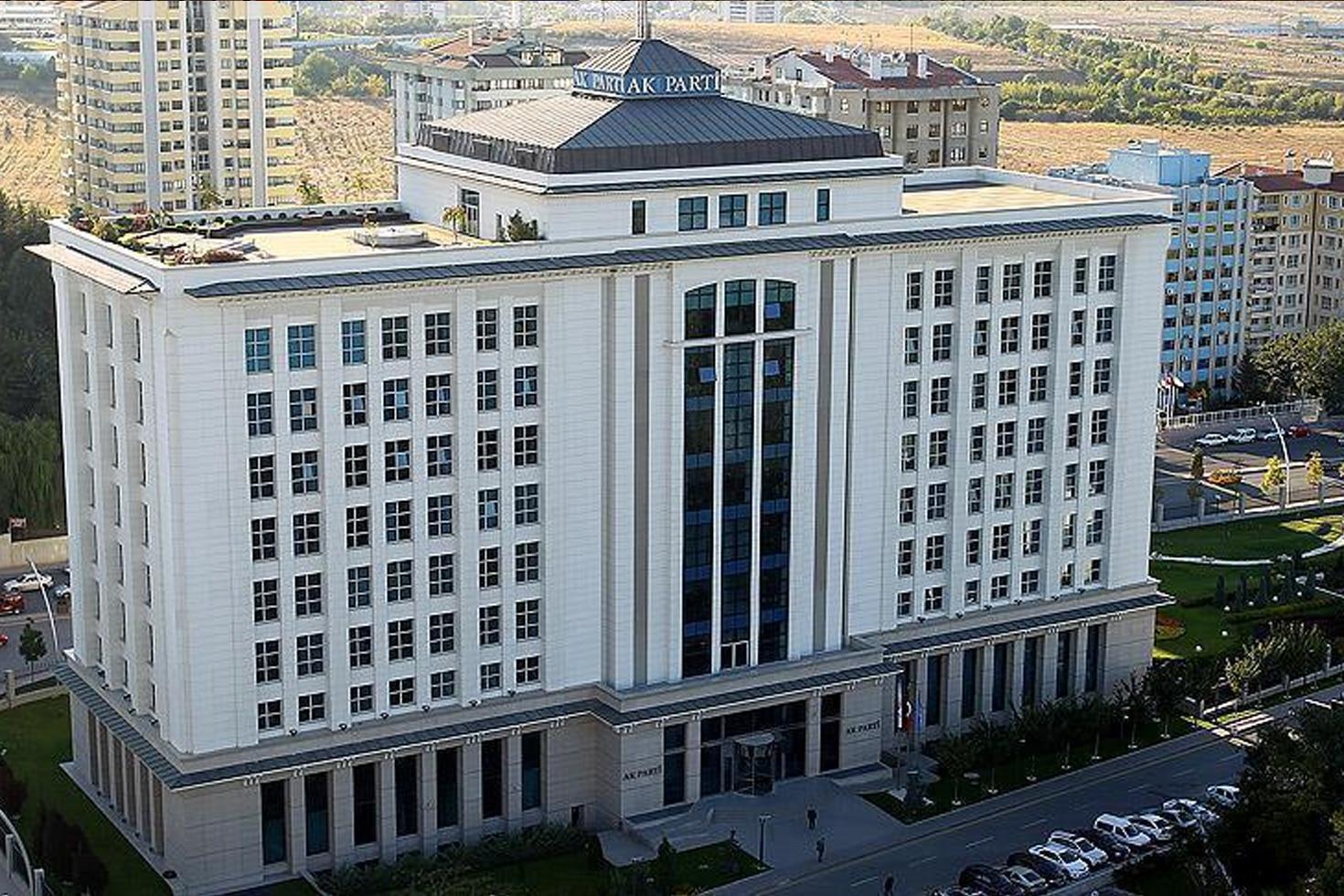 Özel harekat polisi beylik tabancasıyla intihar etti