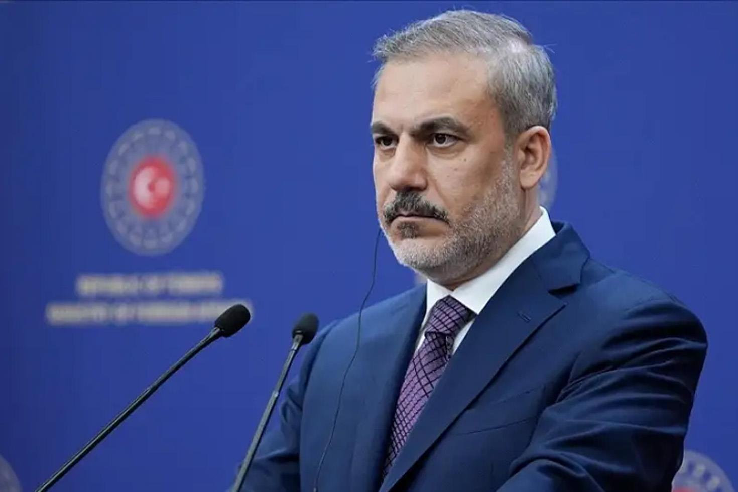 Hakan Fidan: YPG silah bırakıp oradaki milli orduya katılacak