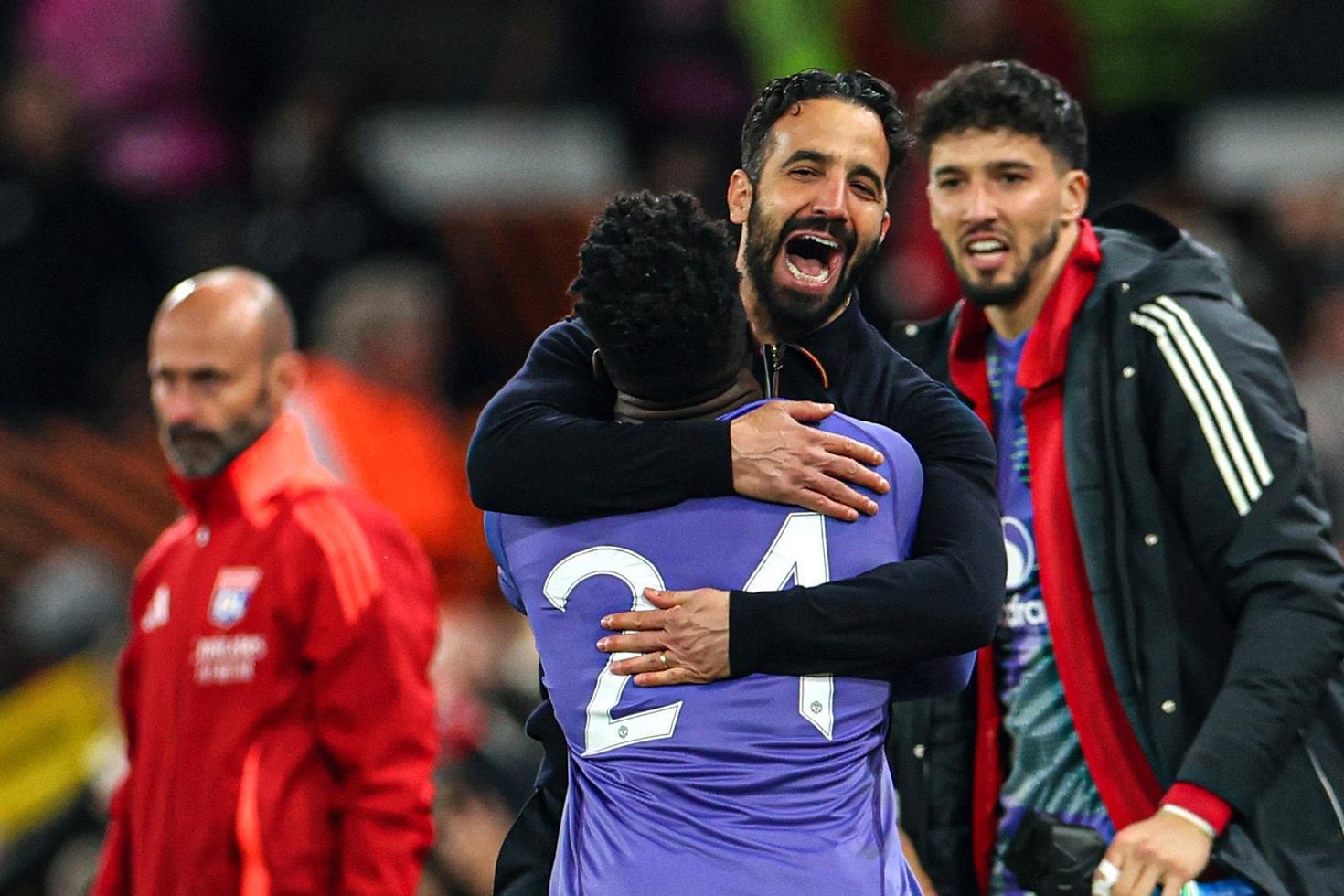 9 gollü çılgın maç! Manchester United'tan tarihi geri dönüş