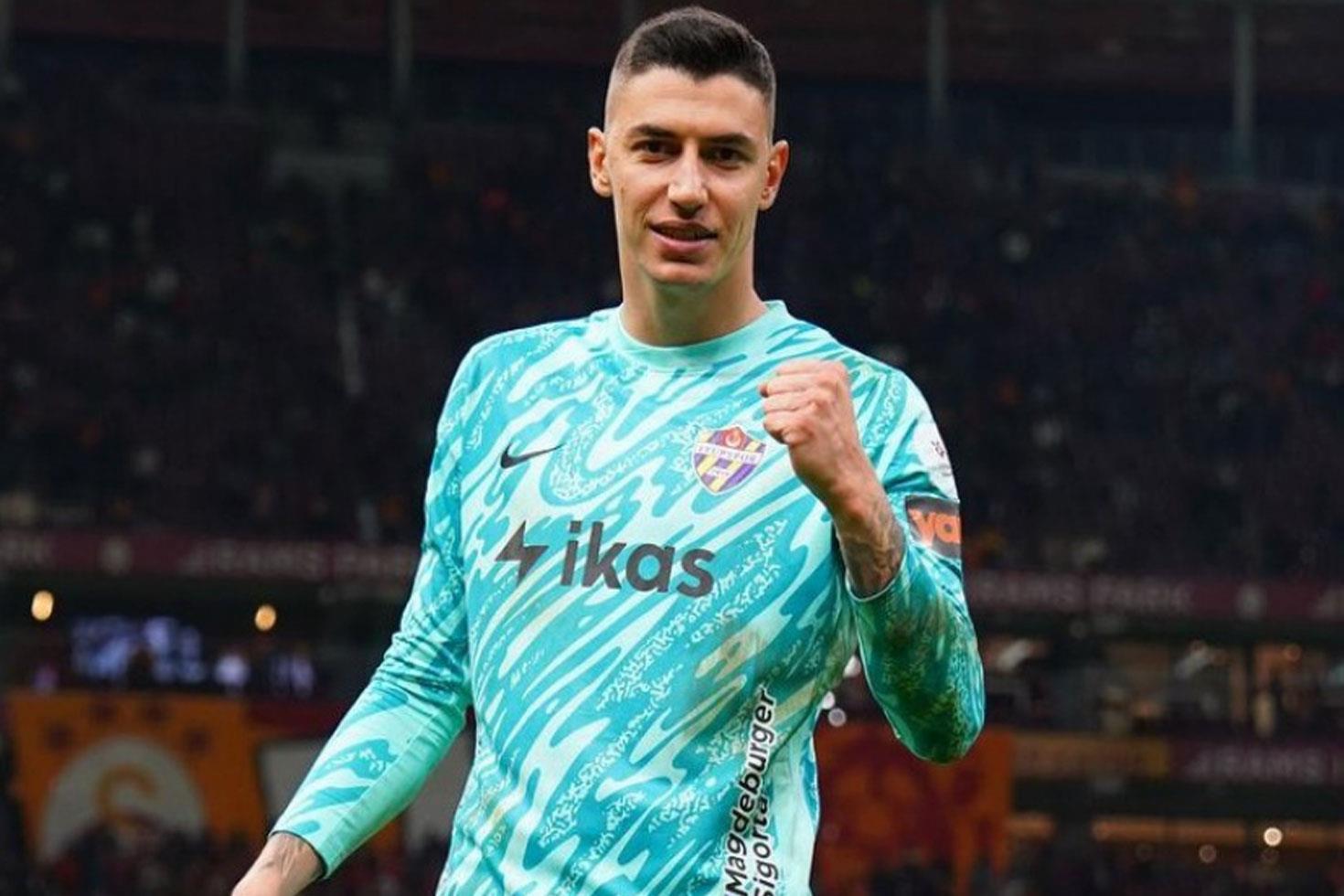 İş resmi imzaya kaldı! Berke Özer'in yeni adresi belli gibi