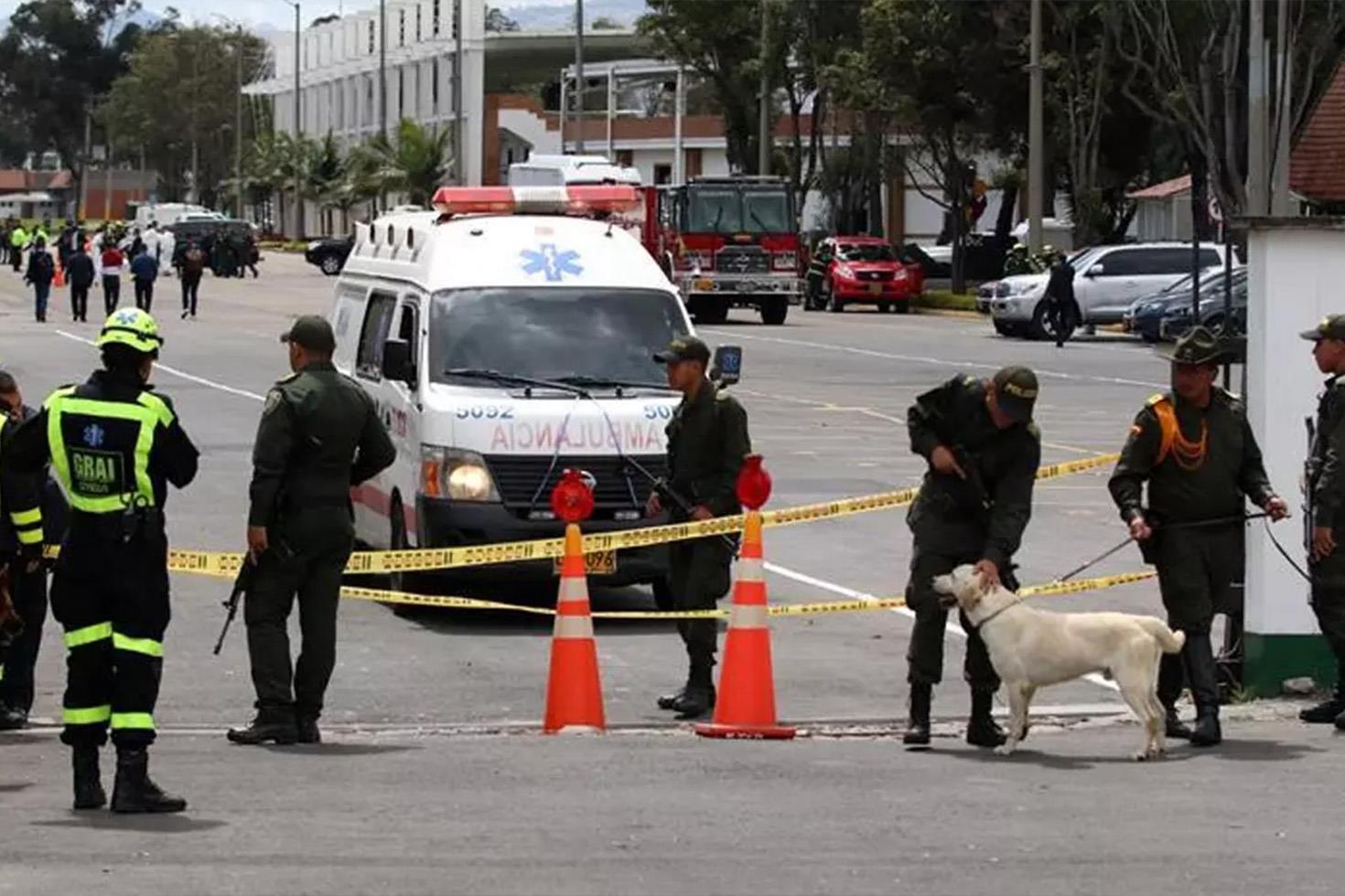 Kolombiya'da polis karakoluna bombalı saldırı! 2 ölü, 24 yaralı
