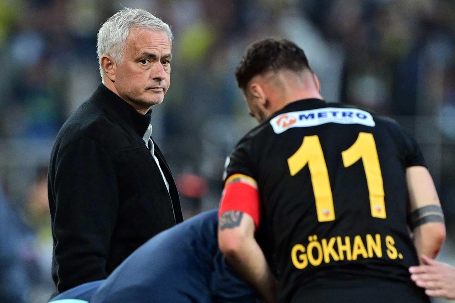 Mourinho oyundan aldı! Yıldız futbolcuya Kadıköy'de tepki yağdı