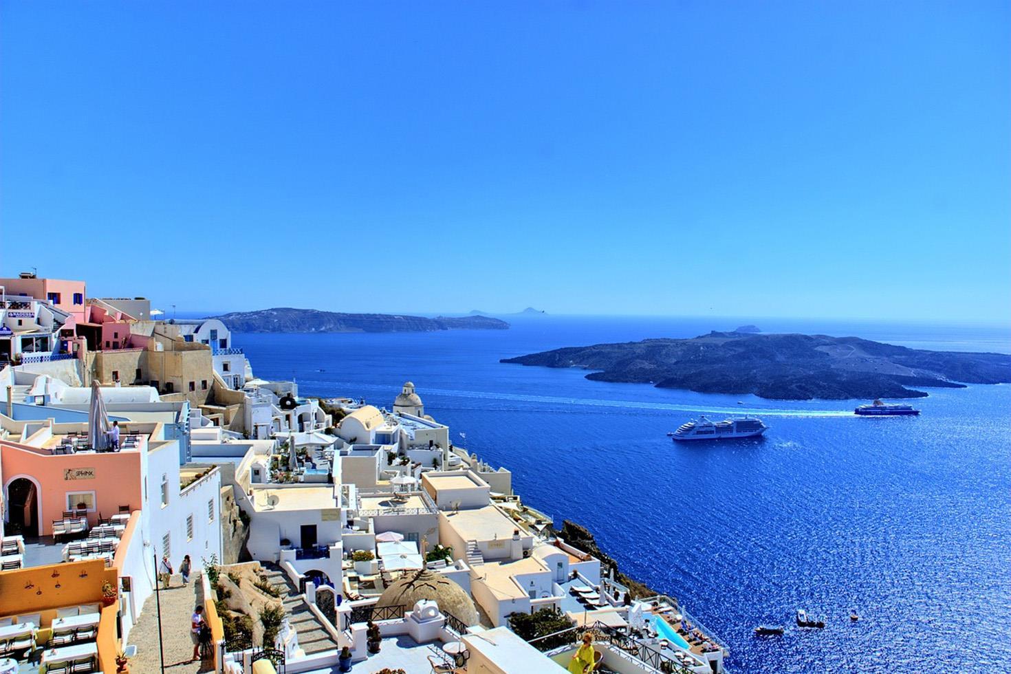 Ege Denizi'ndeki Santorini adası her an sulara gömülebilir