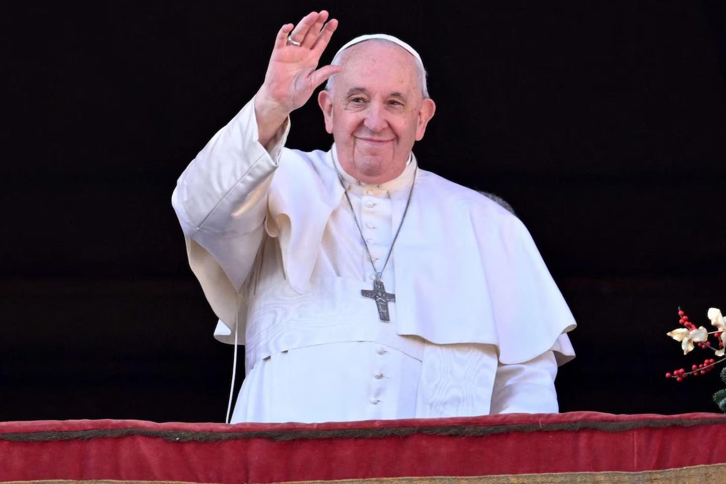 Vatikan, Papa Francis'in tabuttaki fotoğraflarını yayınladı
