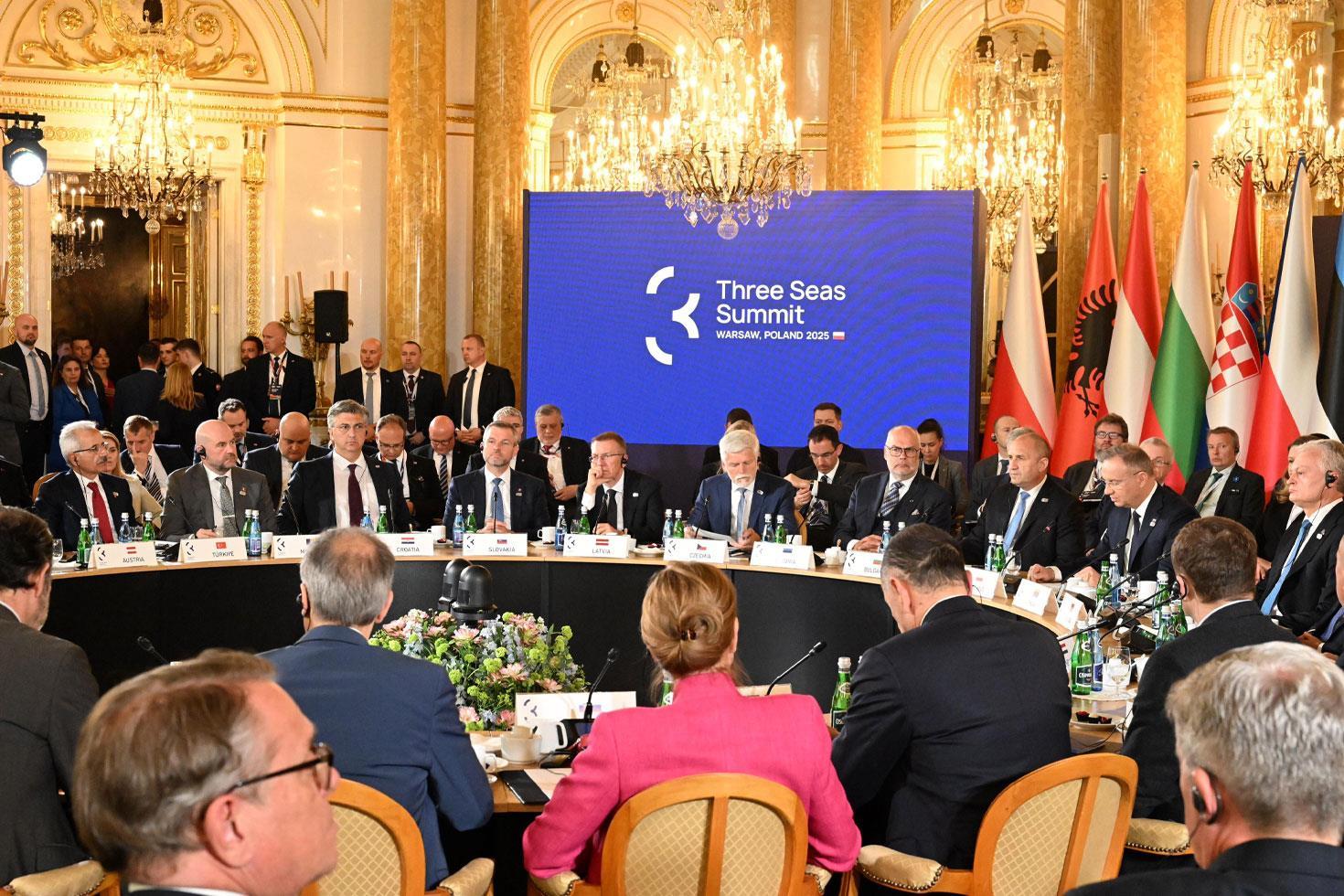Türkiye'nin Üç Deniz Girişimi'ne yaptığı stratejik ortaklık başvurusu kabul edildi