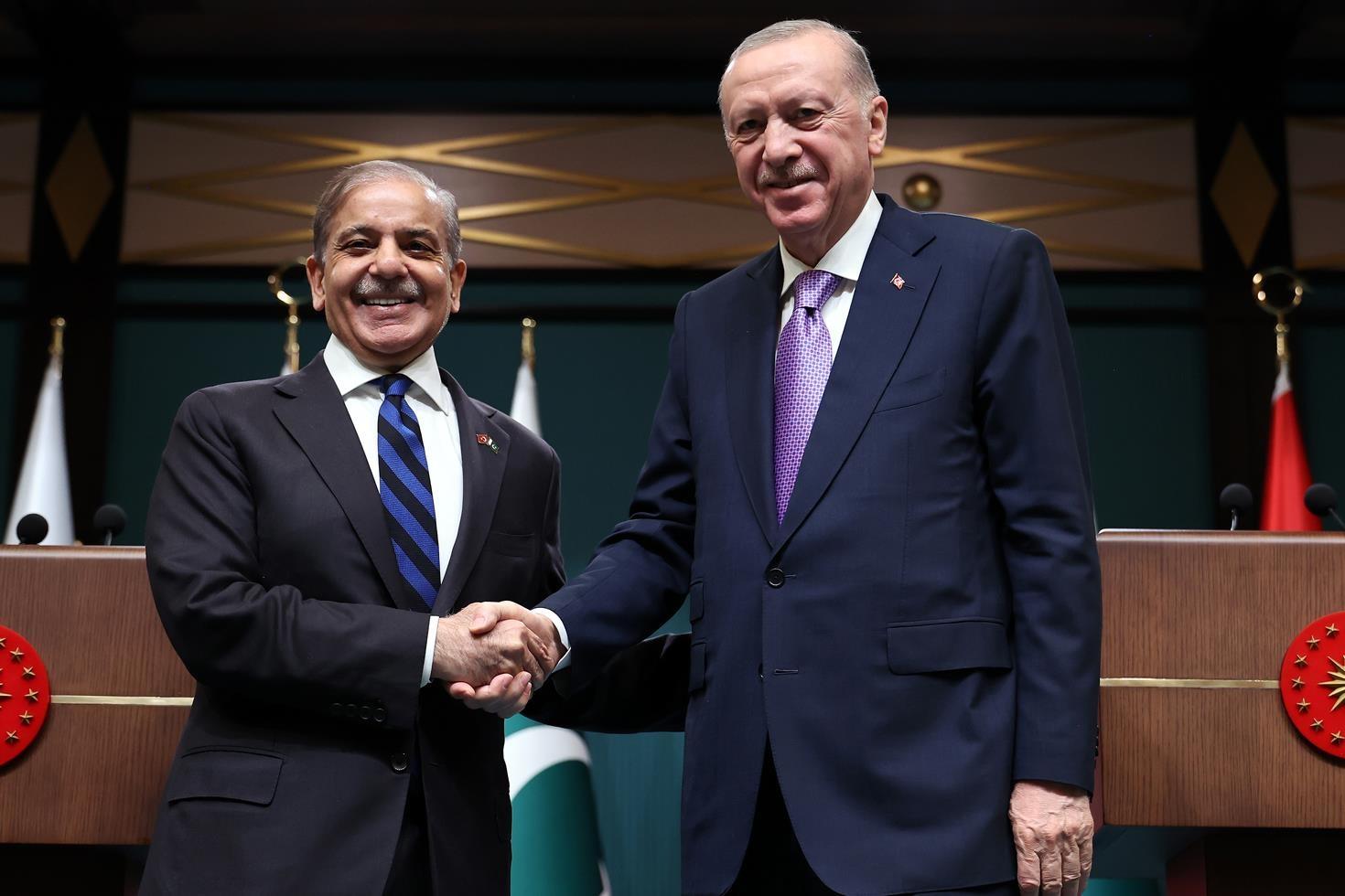 Ateşkes ilan etti, ilk açıklamasında Türkiye'nin rolünü işaret etti