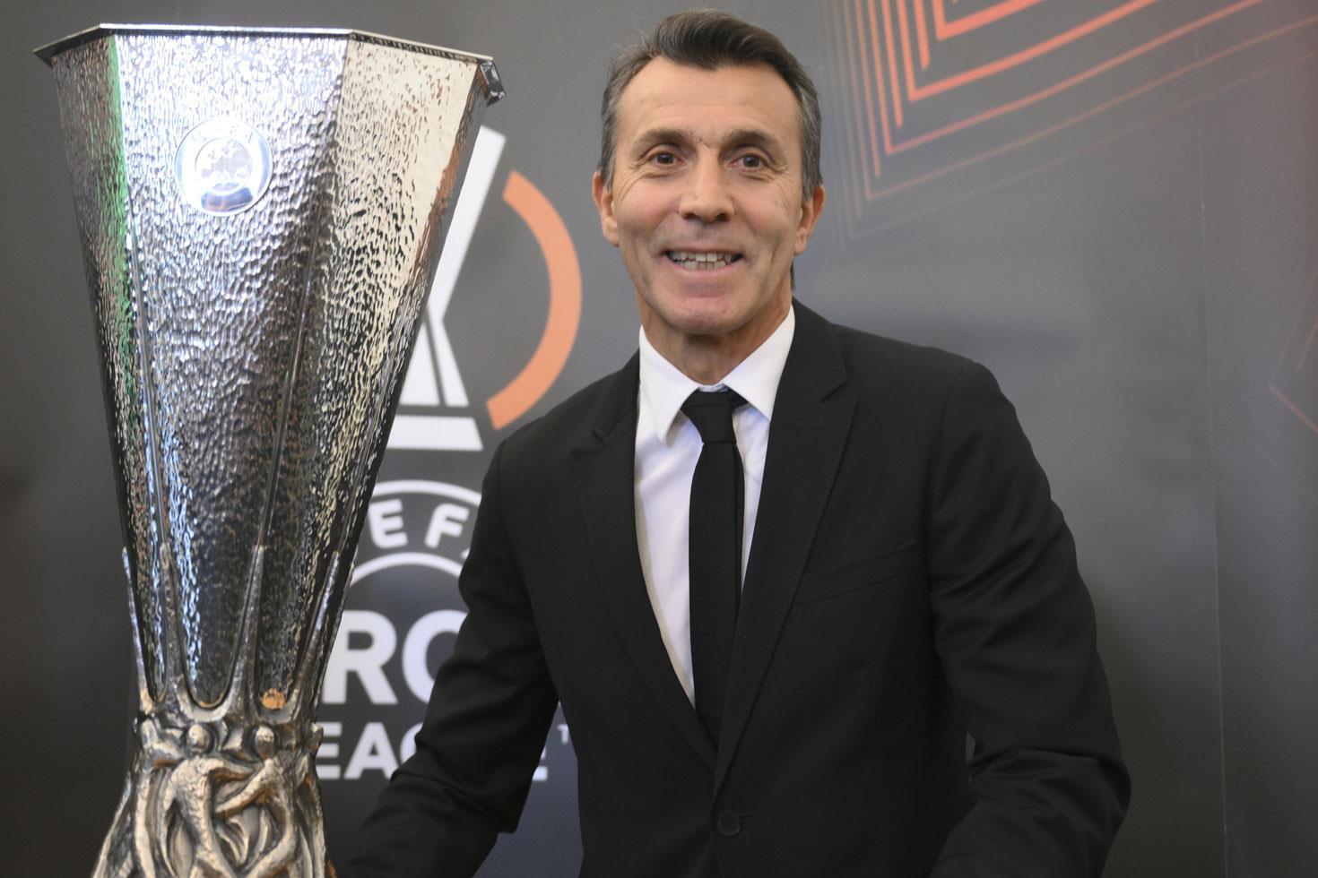 Galatasaray'ın efsanesi Bülent Korkmaz'dan Muslera'ya kupa göndermesi