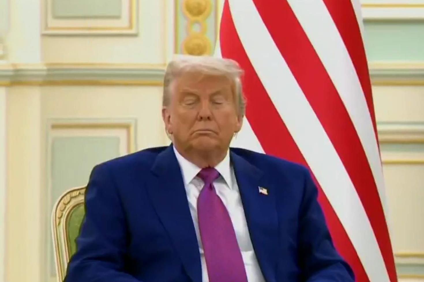 Orta Doğu turuna çıkan Trump, ilk durağı Suudi Arabistan'da yorgun düştü