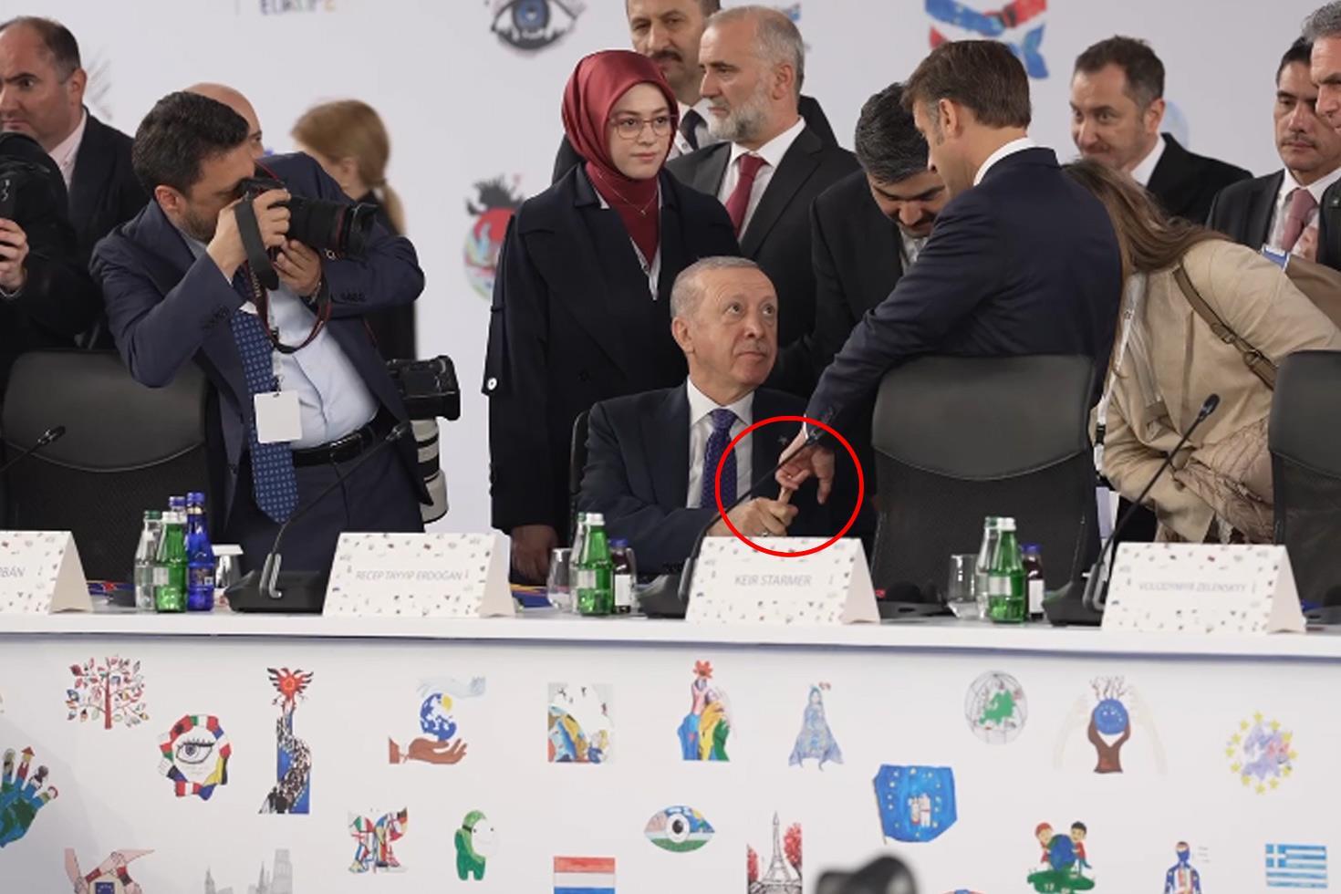 Görüntü bomba! Erdoğan, Macron'un beden diliyle üstünlük kurma çabasına izin vermedi