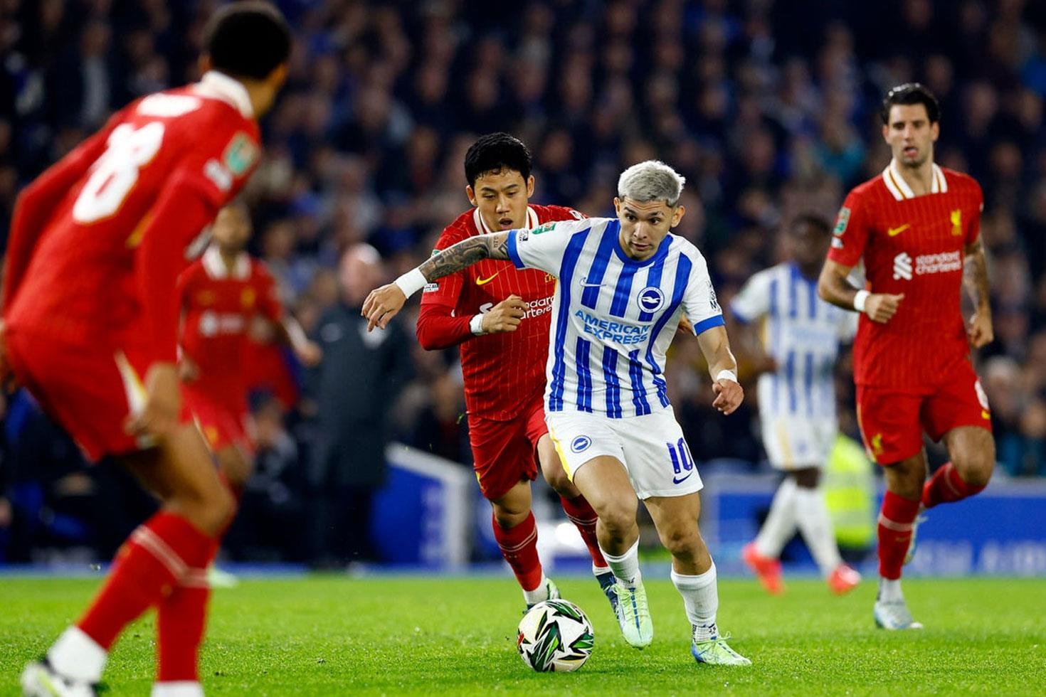 Brighton, şampiyon Liverpool'u devirdi