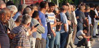 Şehirde kaos! 23 bin işçi greve gitti, kuyrukların sonu görünmüyor