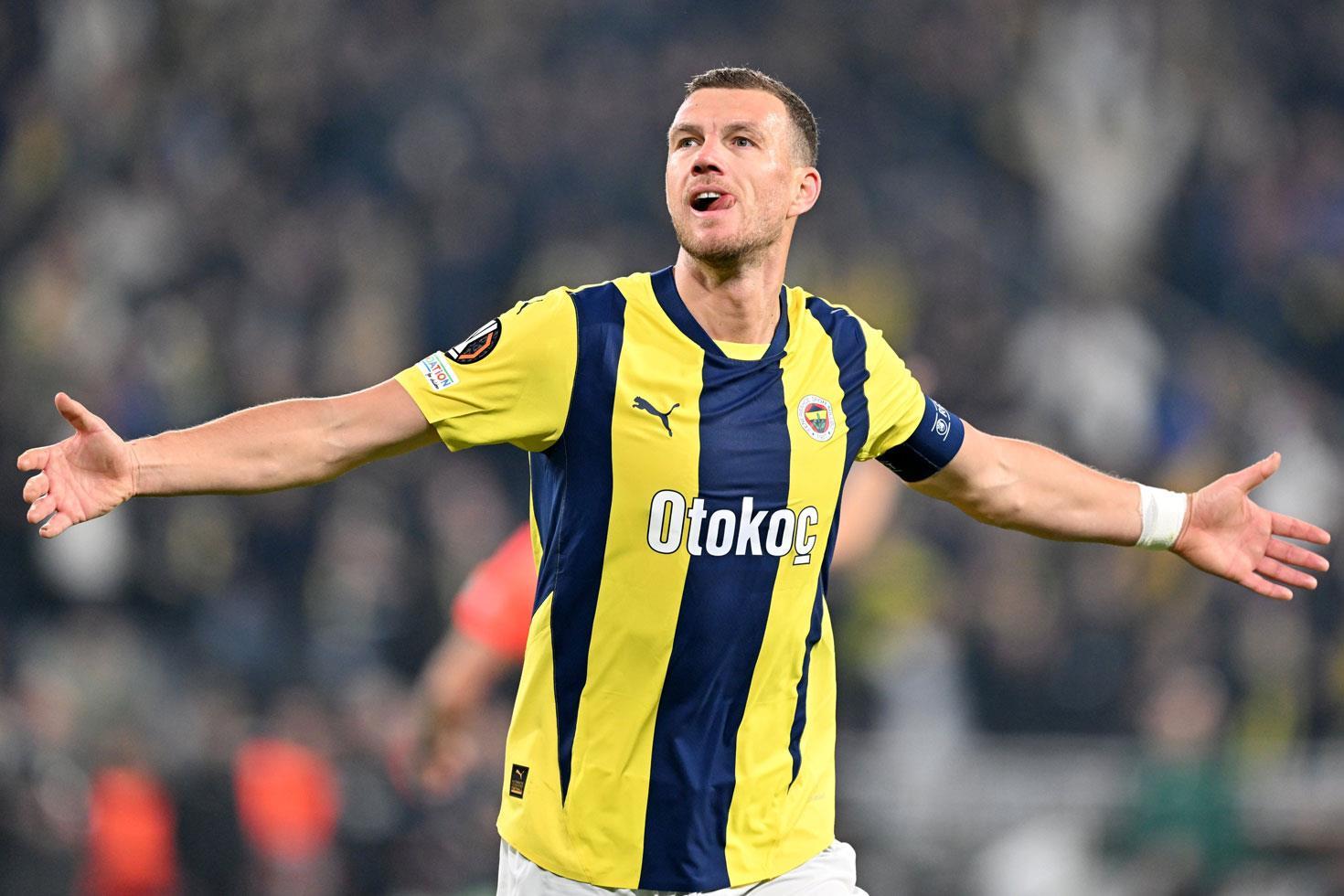 Edin Dzeko'nun sürpriz geri dönüşü! 1 yıllık anlaşma duyuruldu