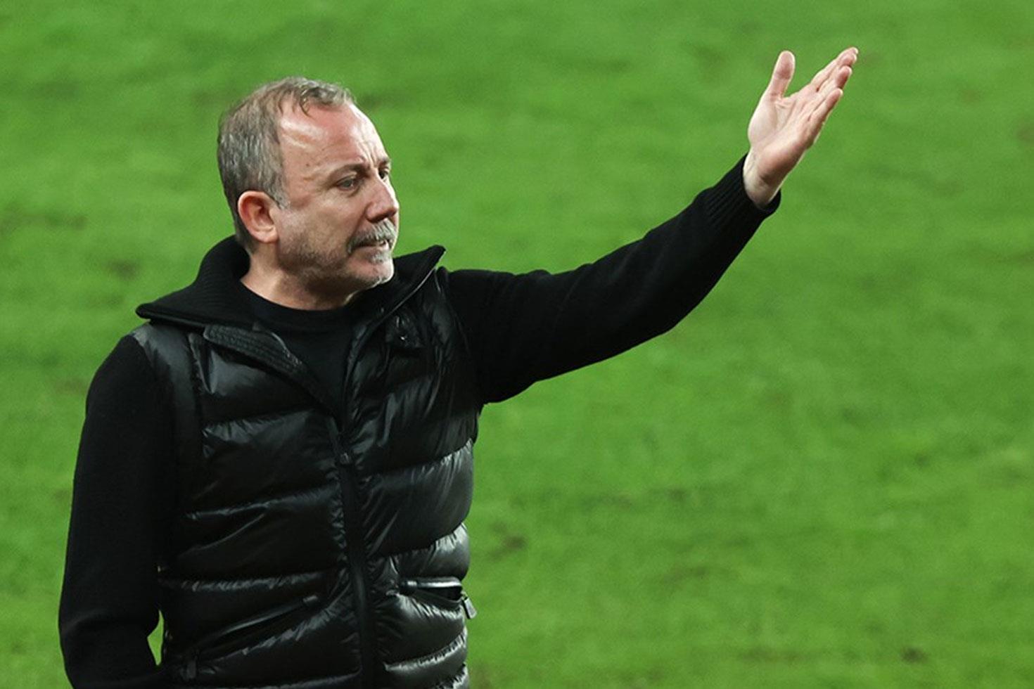 İsmet Taşdemir Süper Lig'e geri döndü