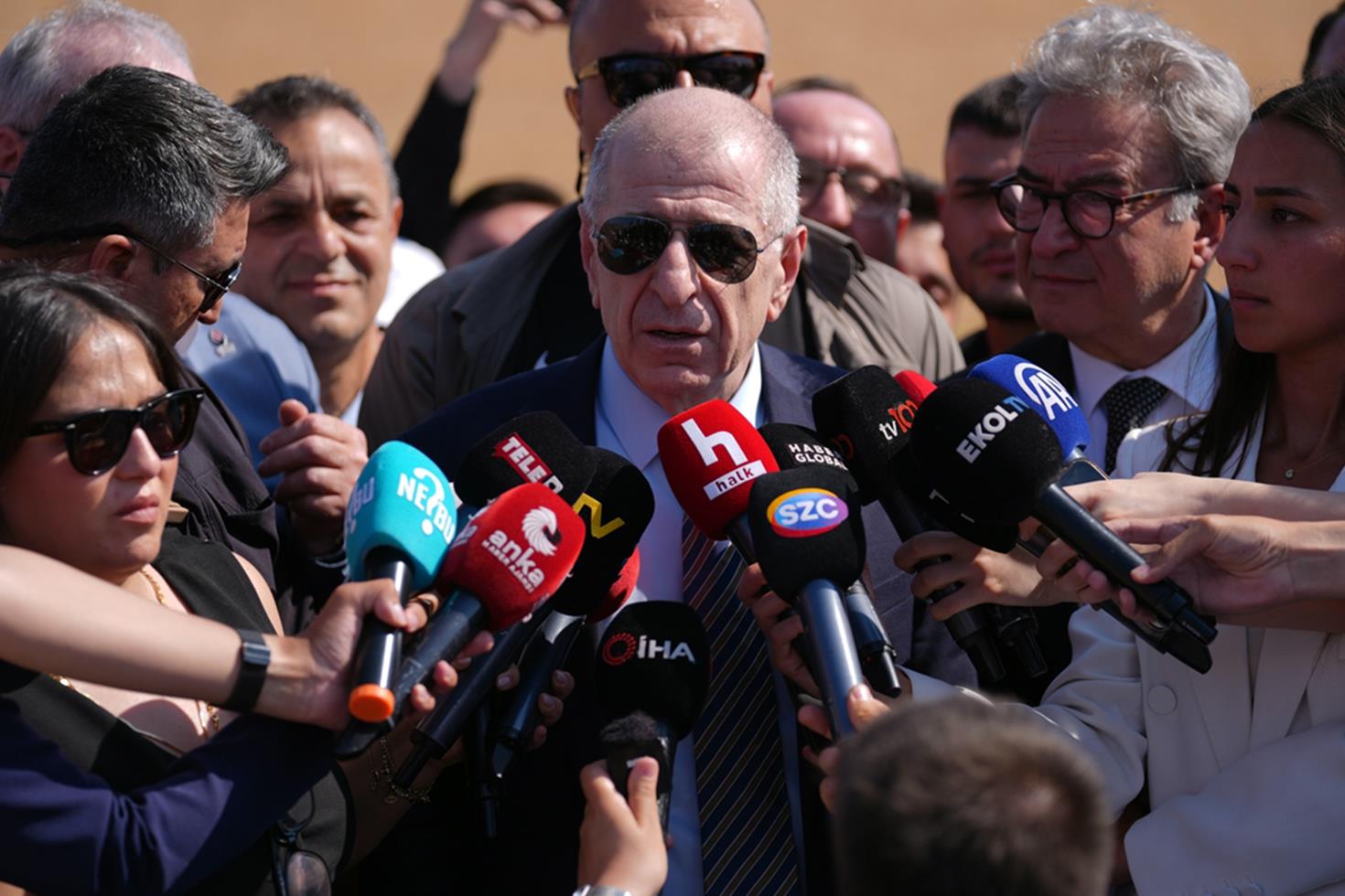 Ümit Özdağ'dan CHP mitingi yasağına Leman gerekçesi