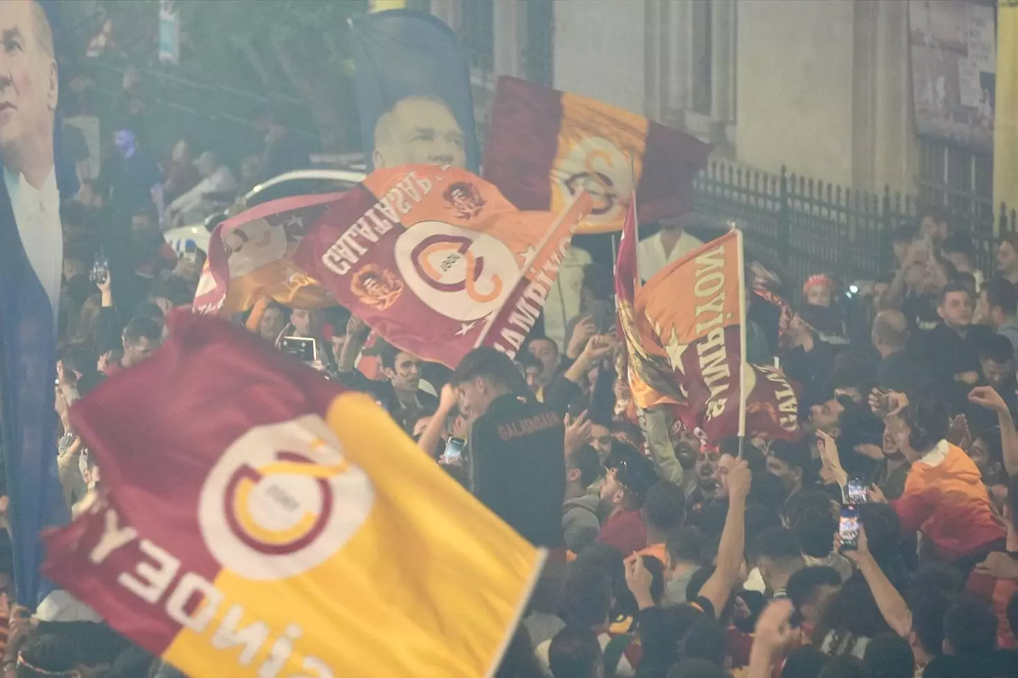 Galatasaray'da ayrılık resmen duyuruldu