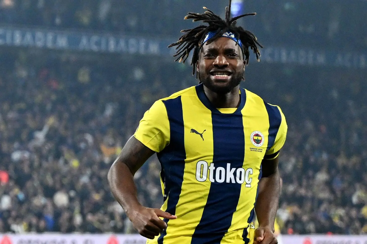 Allan Saint-Maximin'den Fenerbahçe taraftarını kızdıran paylaşım