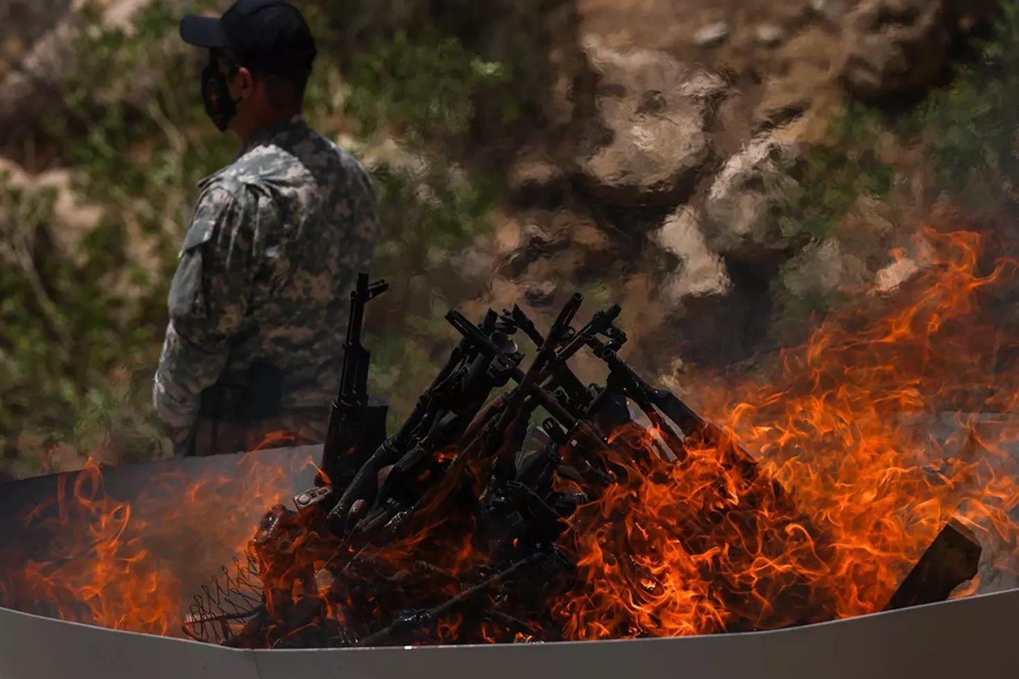 PKK silahları neden gömülmedi de yakıldı? İşte sembolik anlamı