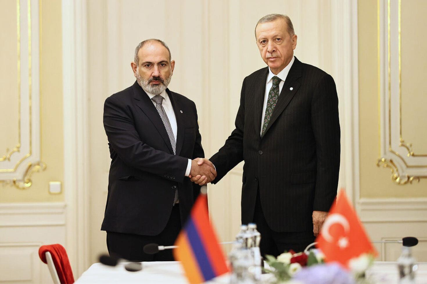 Paşinyan'dan çarpıcı 'Türkiye' açıklaması: Savaşmamızı istiyorlar