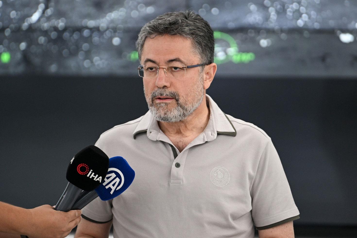 Bakan Yumaklı'nın en zor anı! Kelimeler boğazında düğümlendi