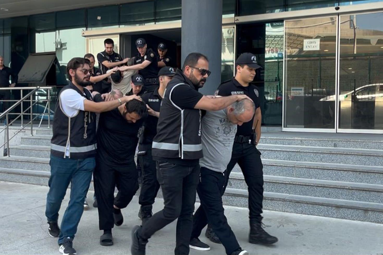 Bursa'da silahlı suç örgütüne operasyon: 17 tutuklama