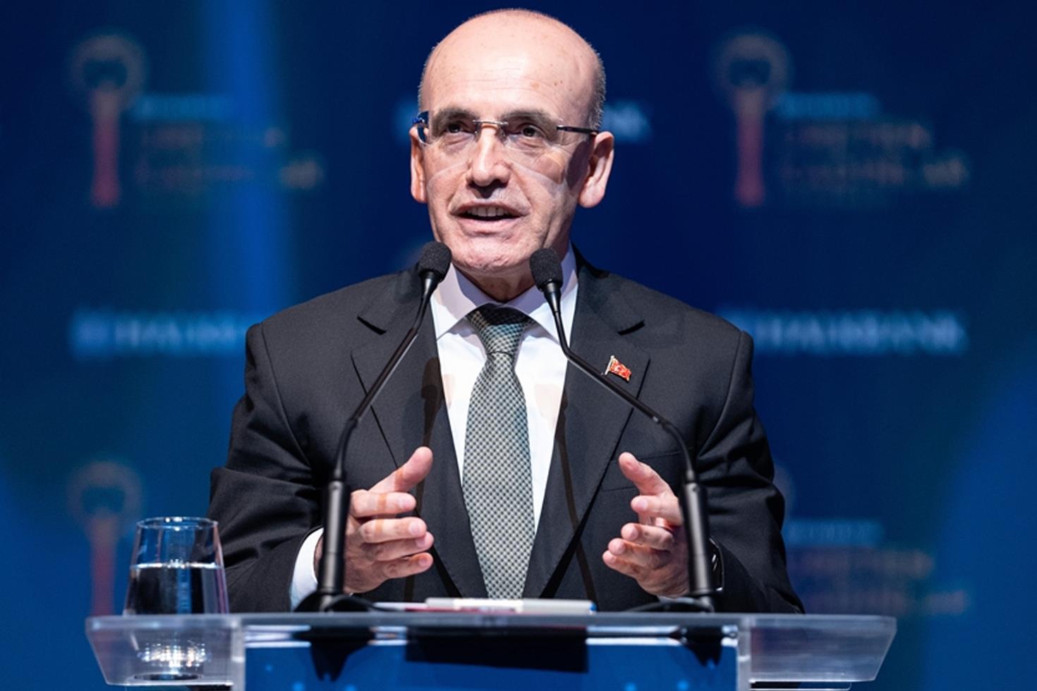 Bakan Şimşek, fiyatları düşürmek için bu formülü uygulayacak! Canlı yayında açıkladı