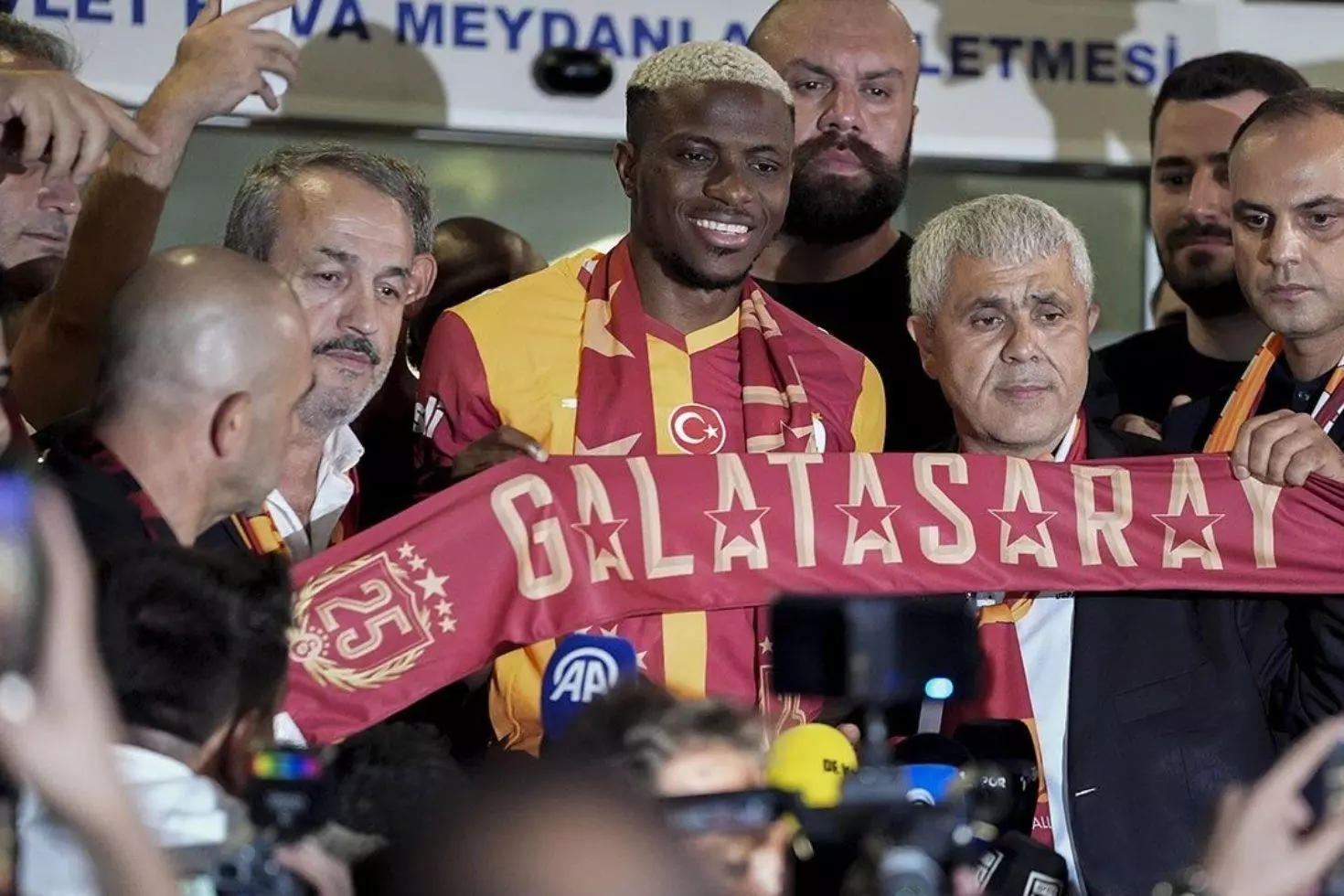 İşte Osimhen'in Galatasaray'a maliyeti