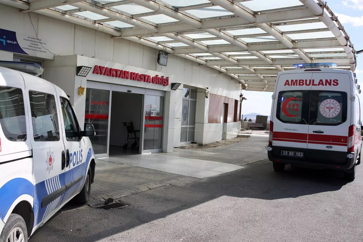 Fare zehri yutan bebek hastanede yaşam savaşı veriyor