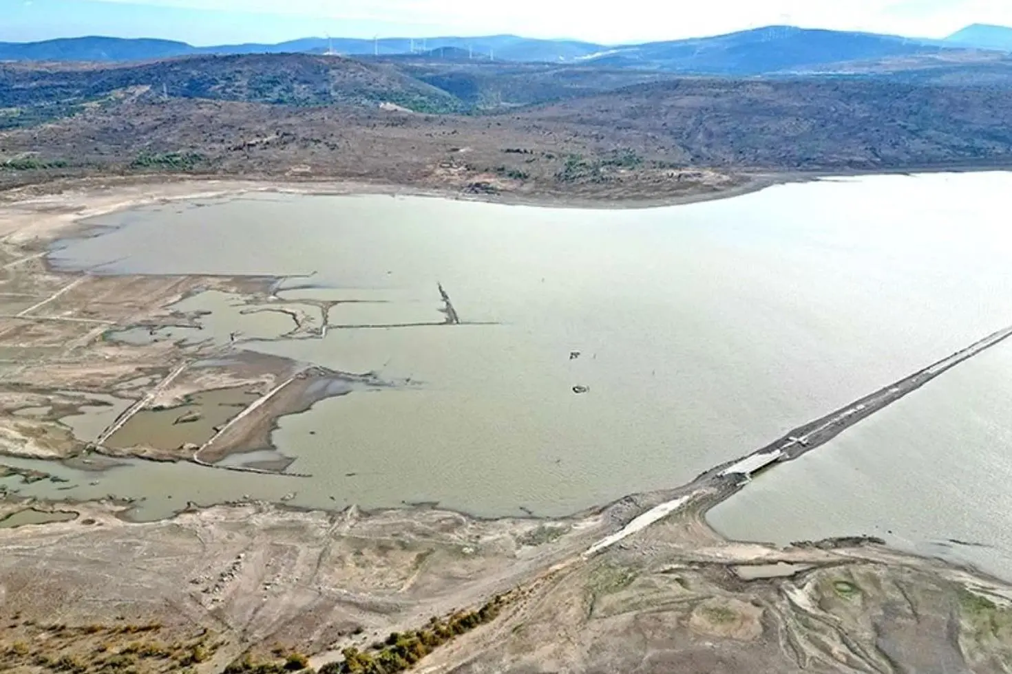 Çeşme'de su kesintisi 10 saate çıkarıldı