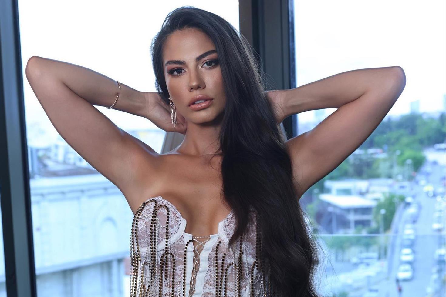 Demet Özdemir'in elbisesi geceye damga vurdu