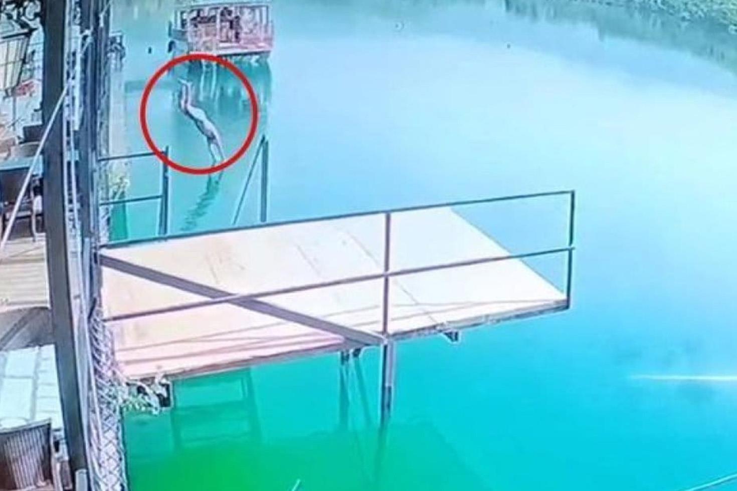 Uyarı tabelasına aldırmadan suya atladı hayatını kaybetti