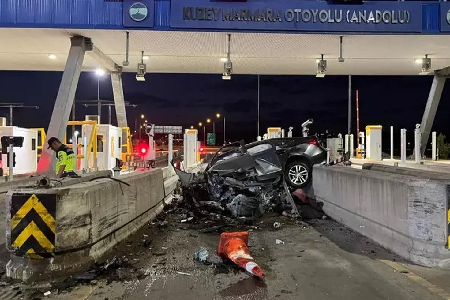 Kuzey Marmara Otoyolu'nda gişelerde feci kaza: Üst düzey yönetici hayatını kaybetti
