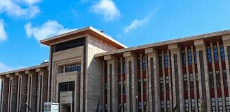15 bin nüfuslu ilçeye yapılan hükümet konağı ortalığı karıştırdı
