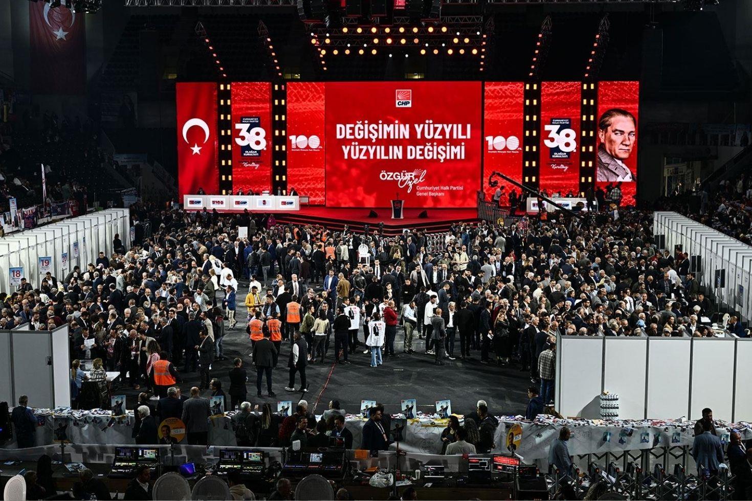 Kayyum kararı sonrası CHP'den olağanüstü kurultaya gidiyor