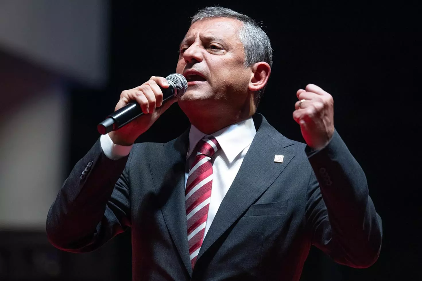Özgür Özel'den tarihi rest: Hayatı durma noktasına getirecek eylemler yaparız