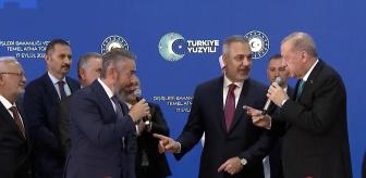 Cumhurbaşkanı Erdoğan'ın firma yetkilisini terlettiği anlar