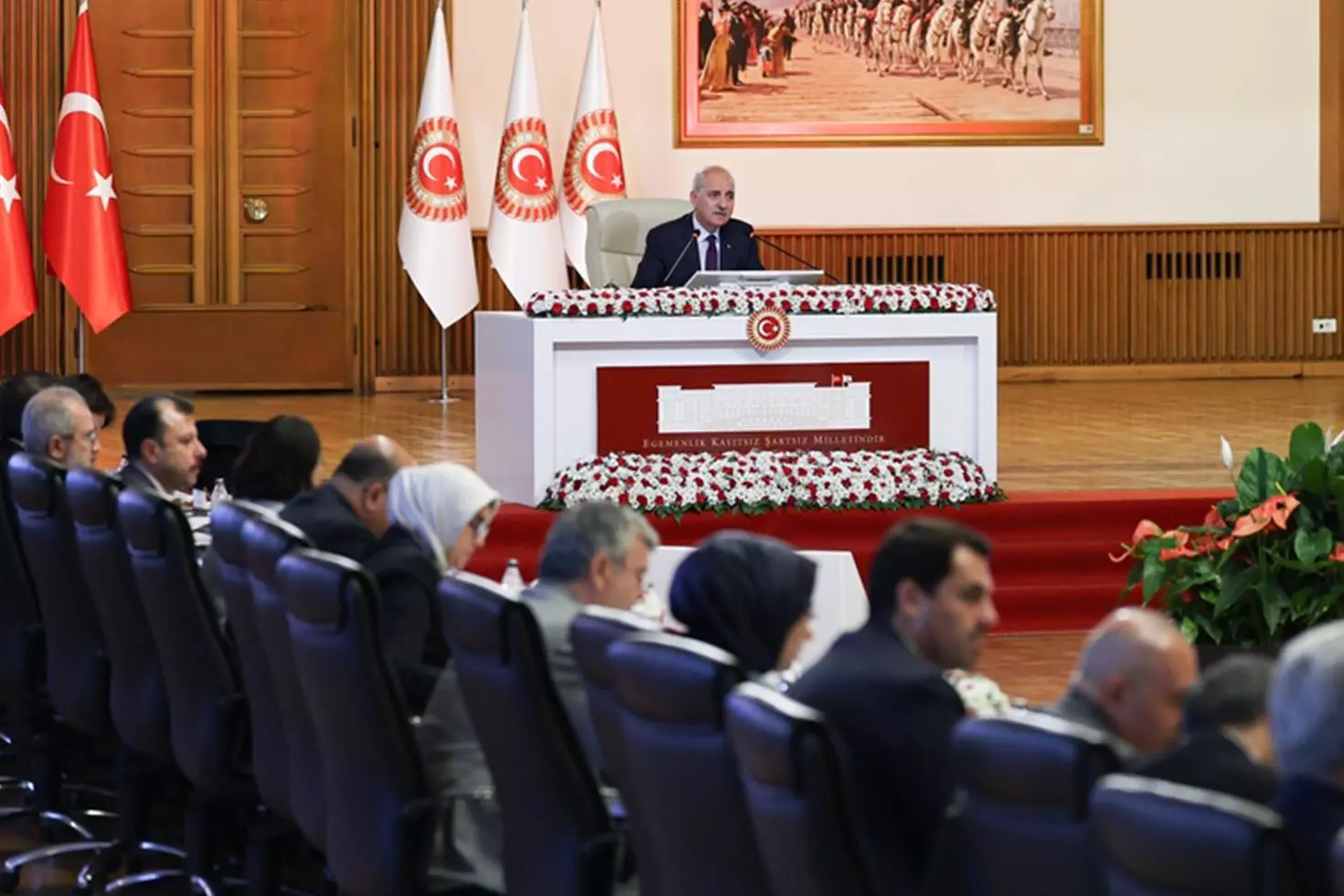 Komisyonda gerginlik! DEM Parti salonu terk etti, ilk tepki MHP'nin ağır topundan geldi