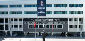 Antalya'da rüşvet soruşturmasında 3 kişi tahliye edildi