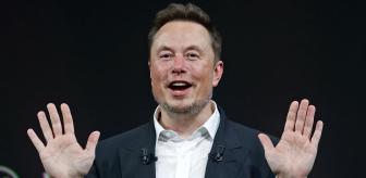 Saatler 22.30'u gösterdiğinde Elon Musk tarihi bir ilke imza attı
