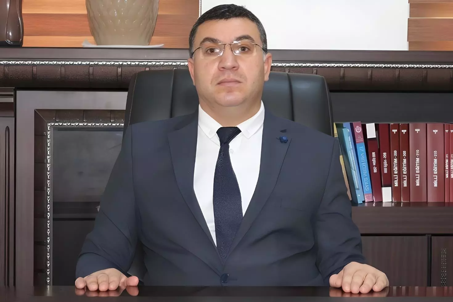 Görevden alınan müdür kendini astı Skandal kütüphane iddiası