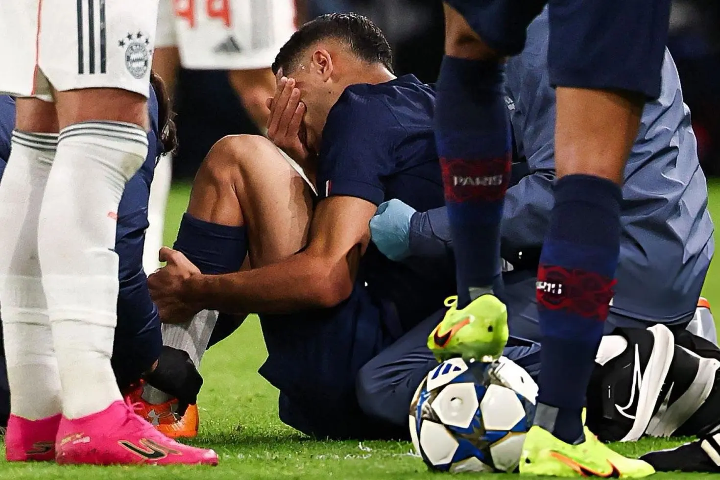 Bayern Münih maçında sakatlanan Hakimi’den kötü haber