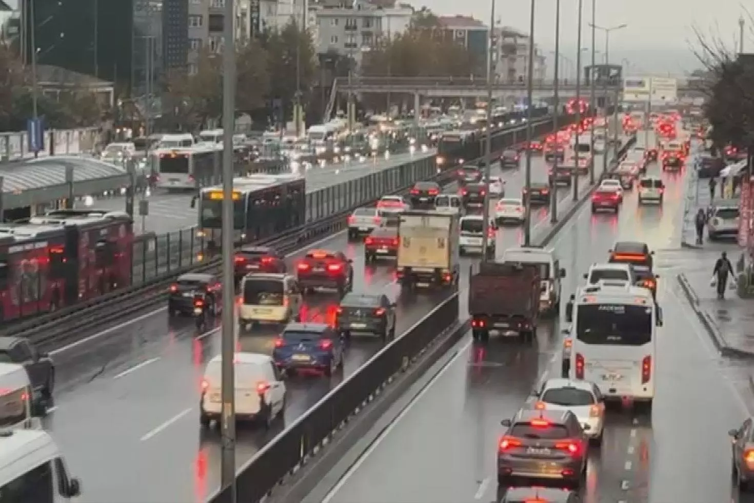 İstanbul’da trafik yoğunluğu yüzde 90’a ulaştı