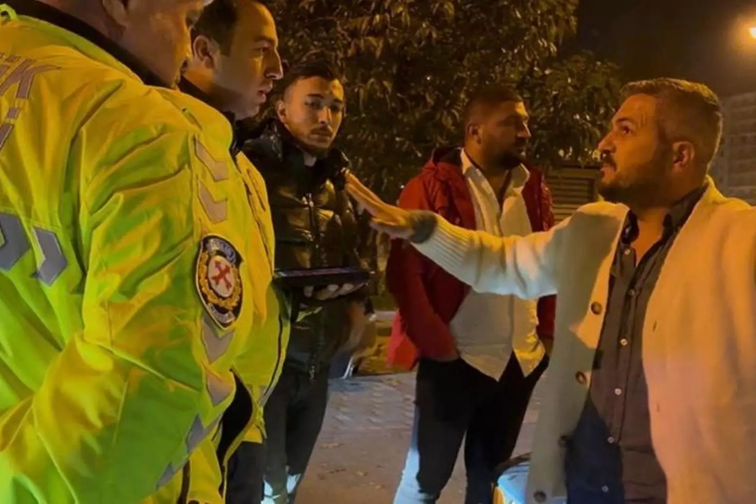 Alkollü sürücüden polise: Ehliyetimi alma, kemerden ceza yaz