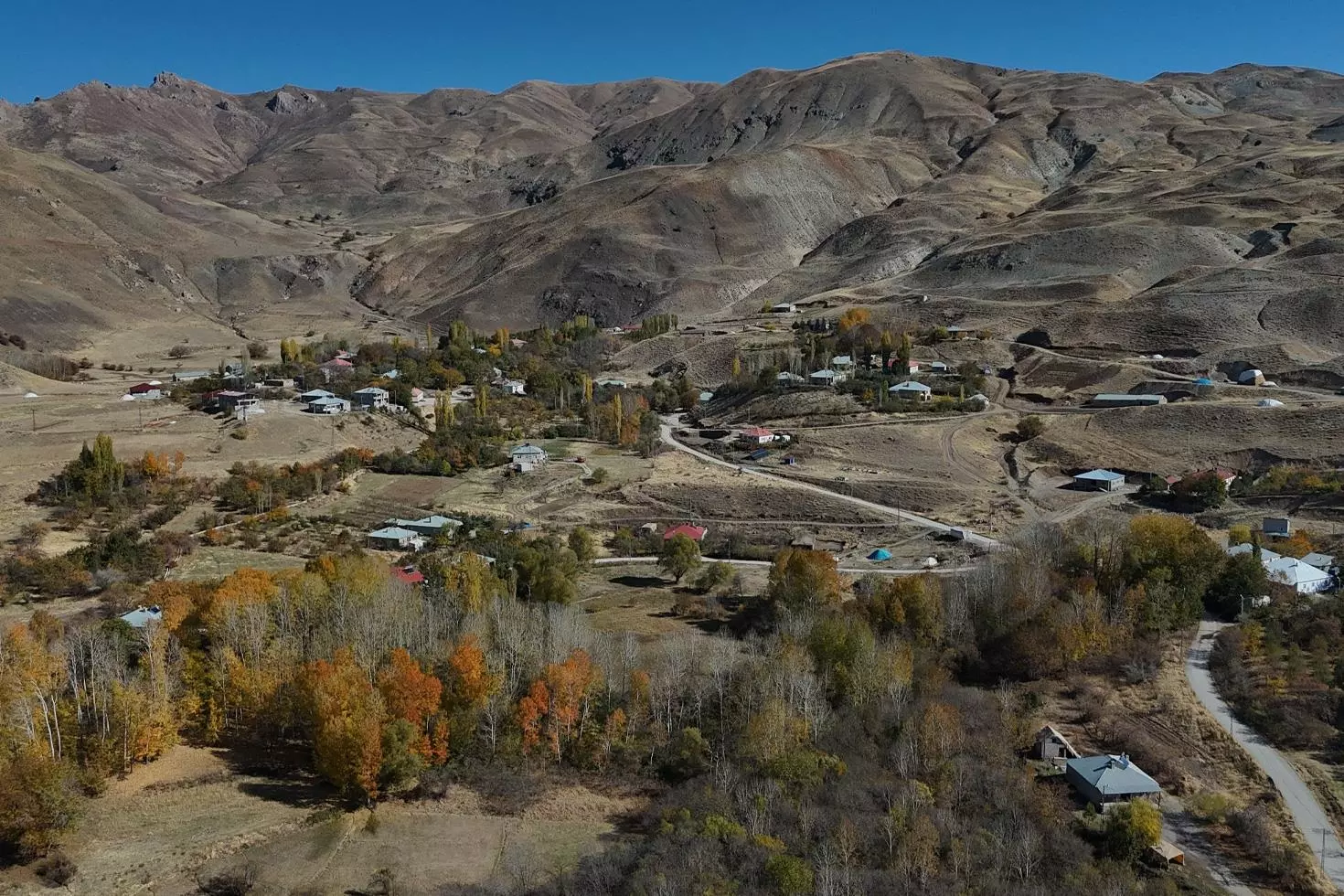 Bu köyde imam hariç herkesin soyadı aynı